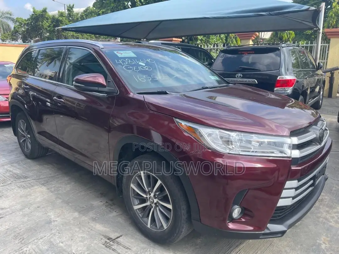 Toyota Highlander XLE 4x4 V6 (3.5L 6cyl 8A) 2018 Red