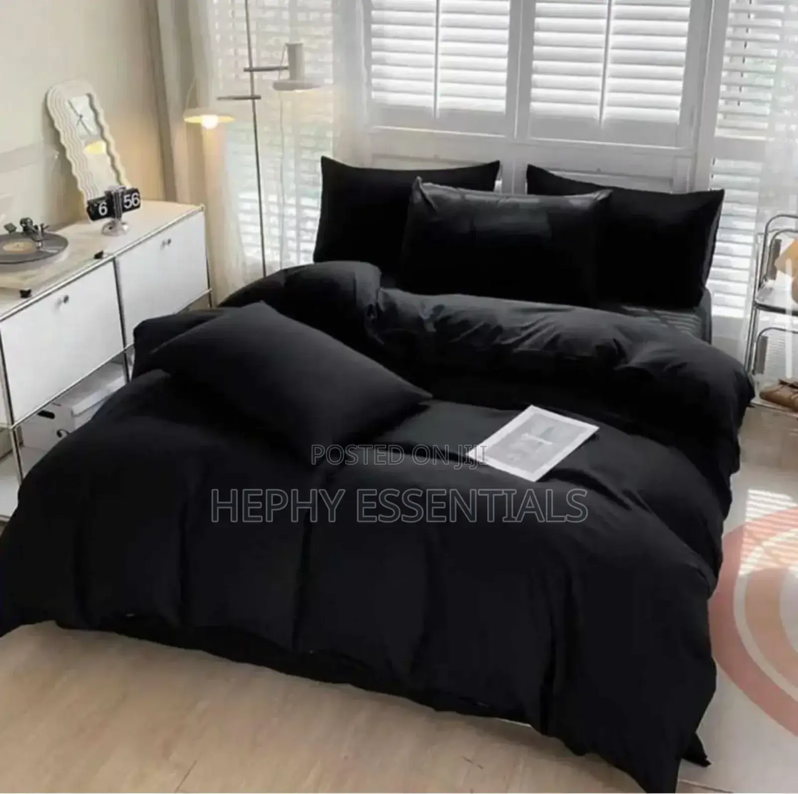 Plain Black Bedsheets and Duvet With 4 Pillow Case