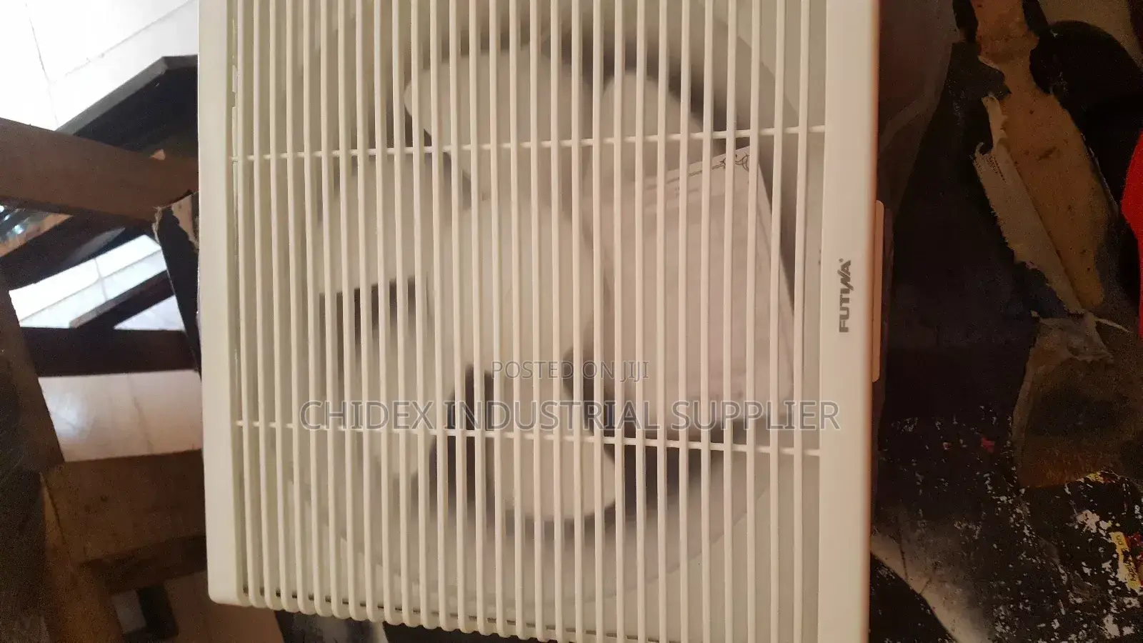 10"Extractor Wall Mount