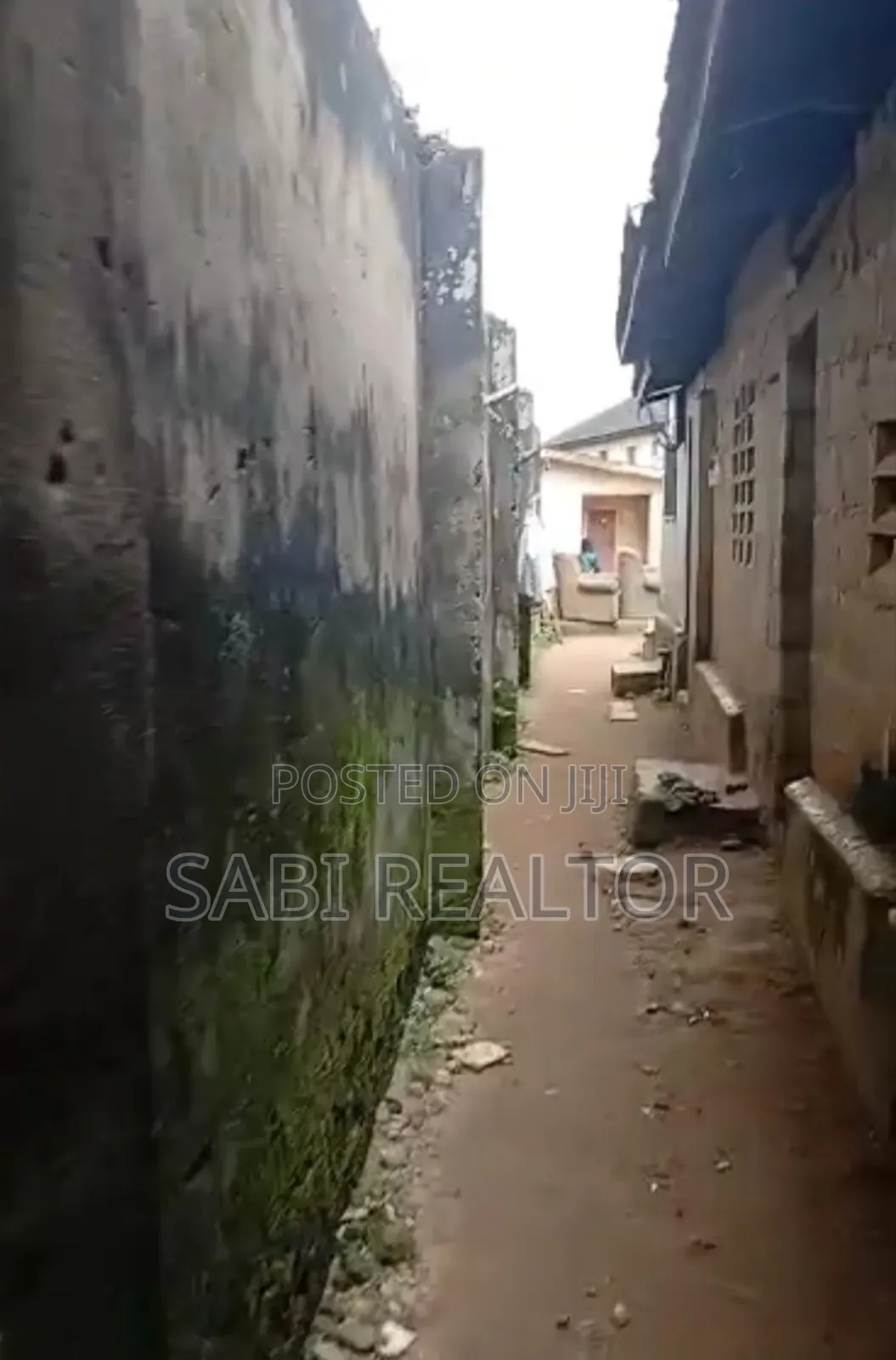 Half Plot (25*110ft) of Land Vey Close to Aina Obembe Tarred Road