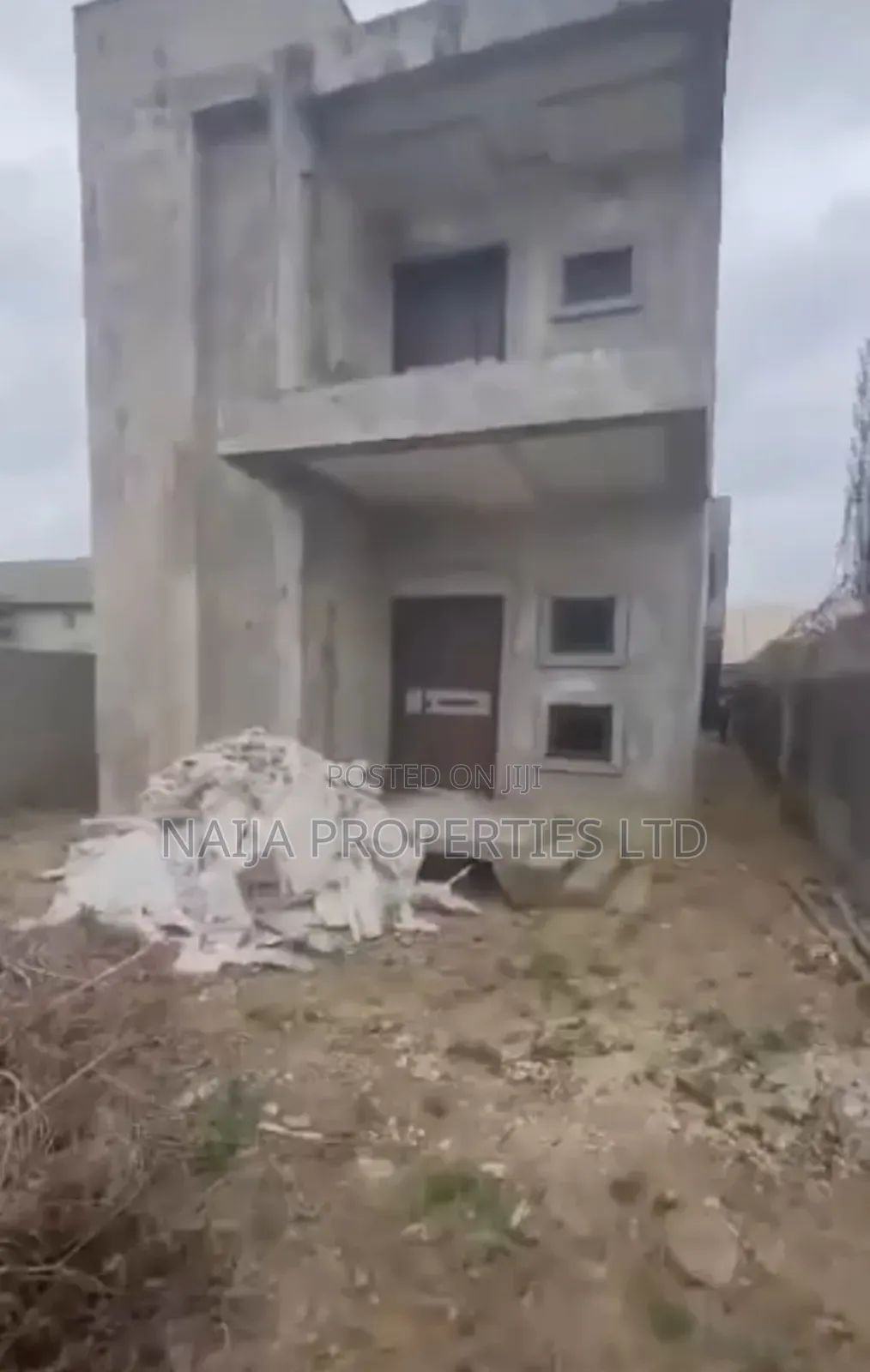 5bdrm Duplex in Sangotedo for sale