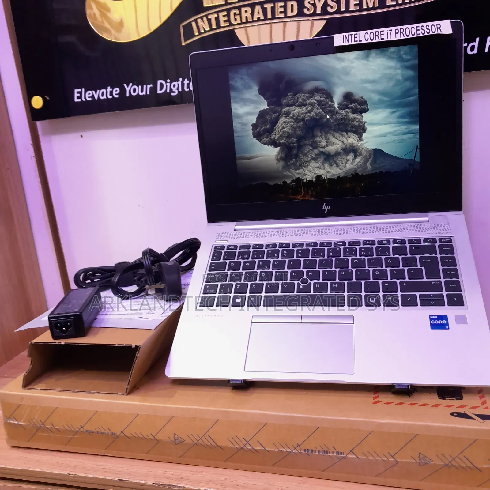 New Laptop HP EliteBook 8540W 8GB Intel Core I7 SSD 512GB