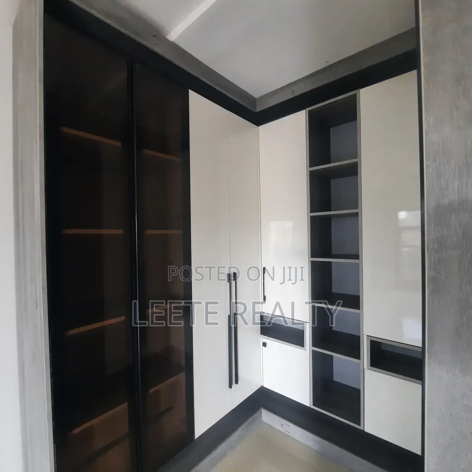 4bdrm Townhouse/Terrace in Katampe Extension for sale