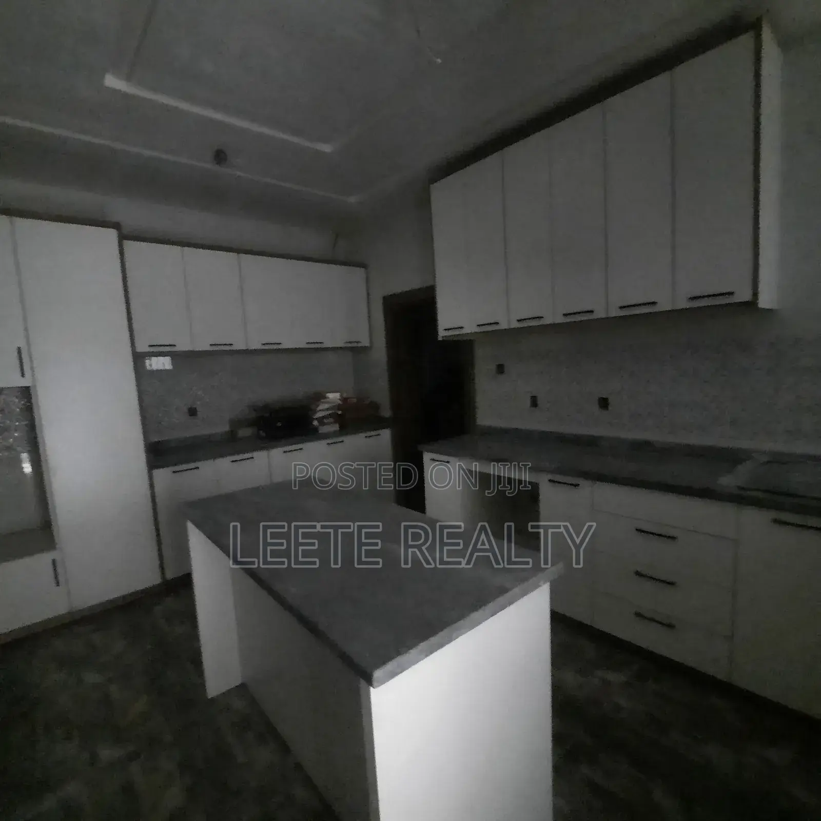 4bdrm Townhouse/Terrace in Zone 2 / Wuse for sale