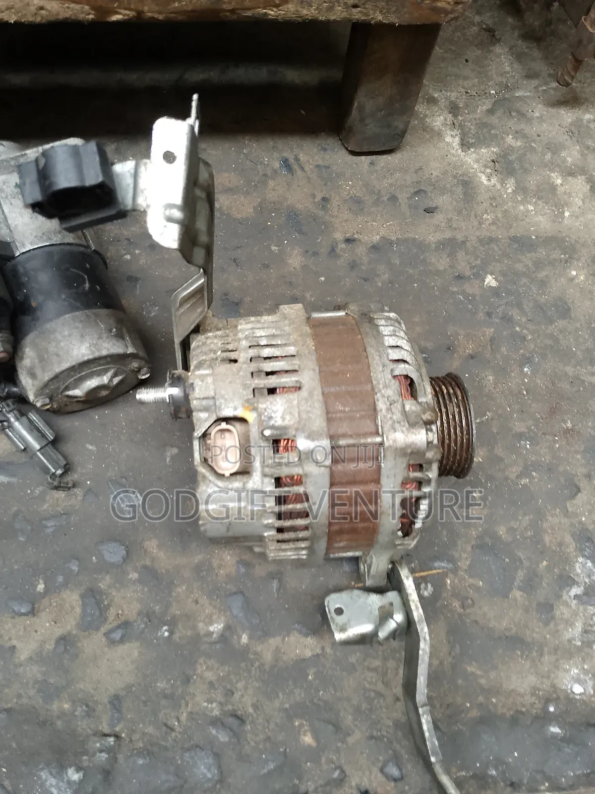 Alternator Nissan Pathfinder 3.5