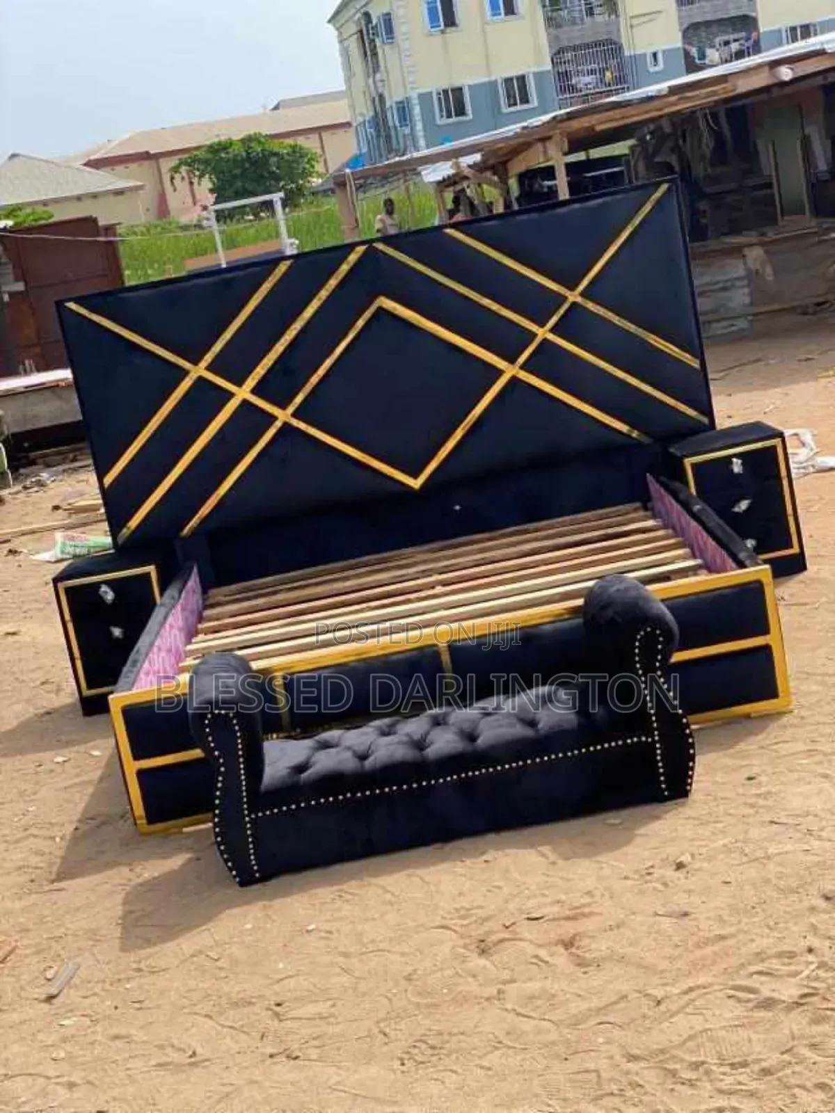 Complete Set of Black Bed Set of Bed Frame