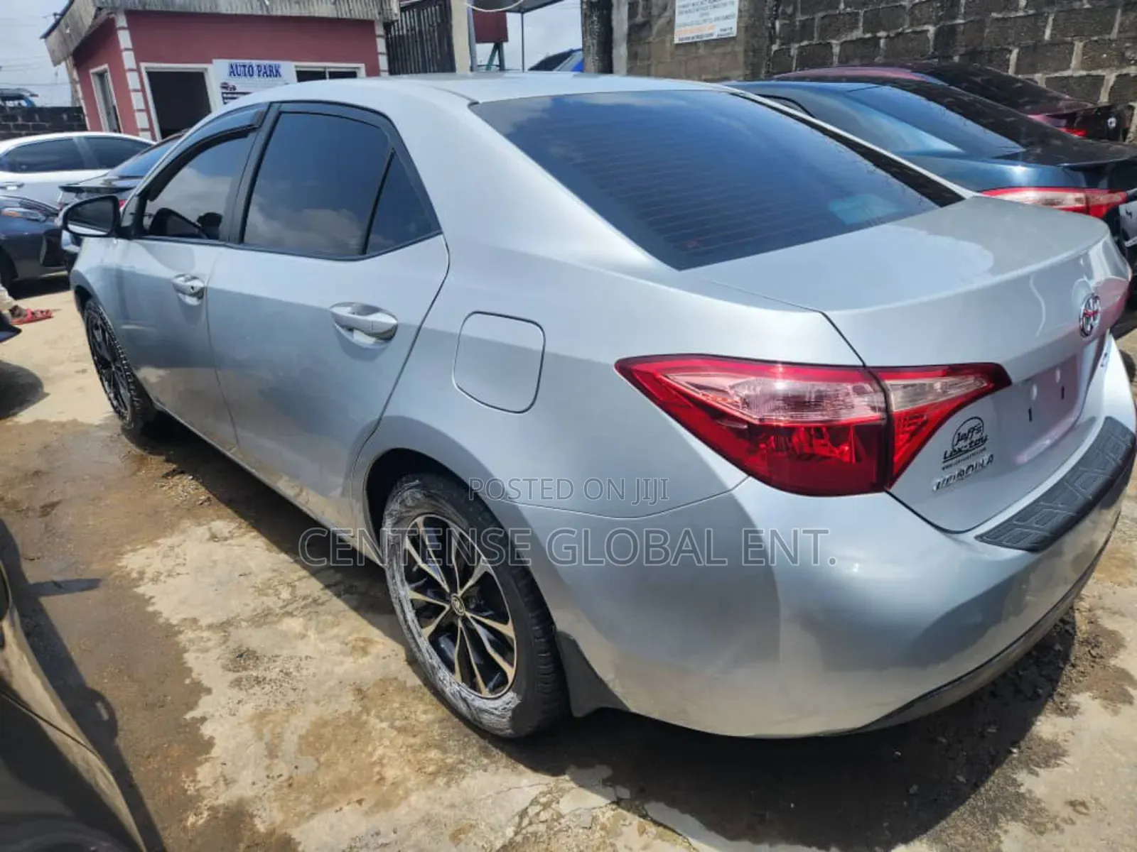 Toyota Corolla LE (1.8L 4cyl 2A) 2019 Silver