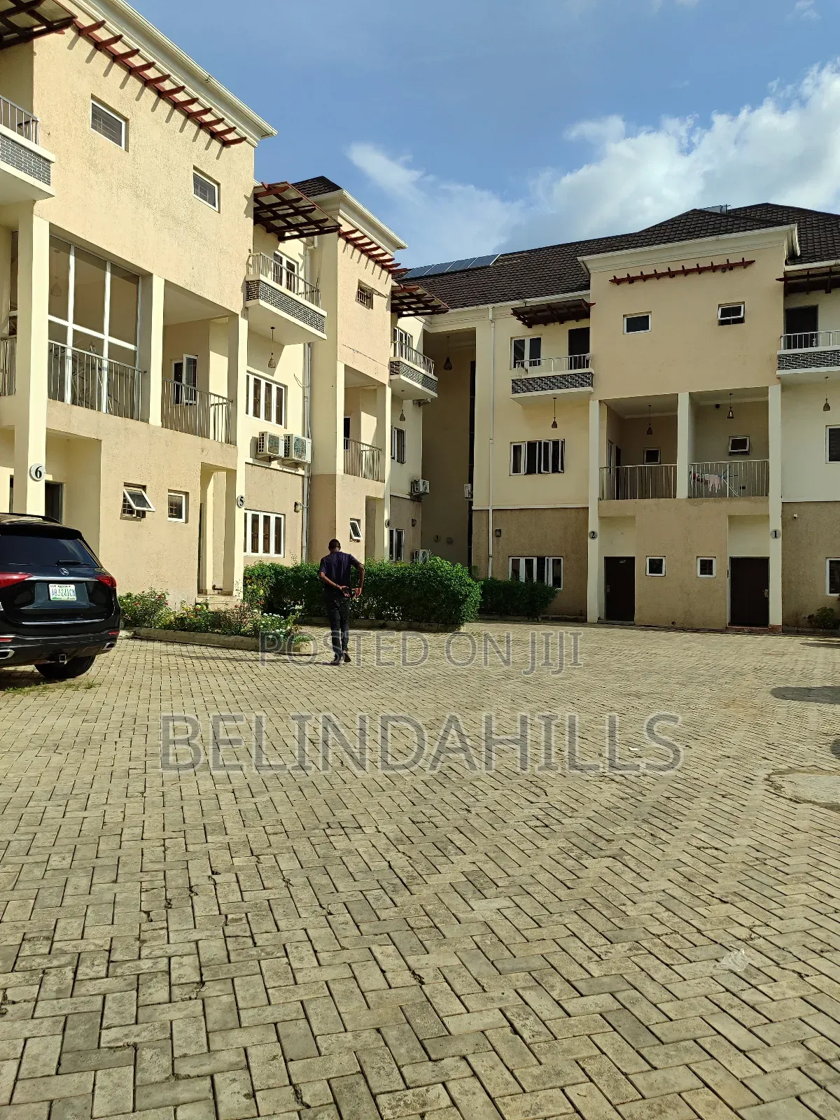 4bdrm Townhouse/Terrace in Guzape District for sale