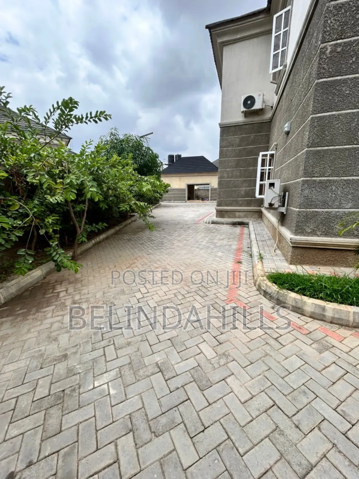 4bdrm Duplex in Guzape District for sale