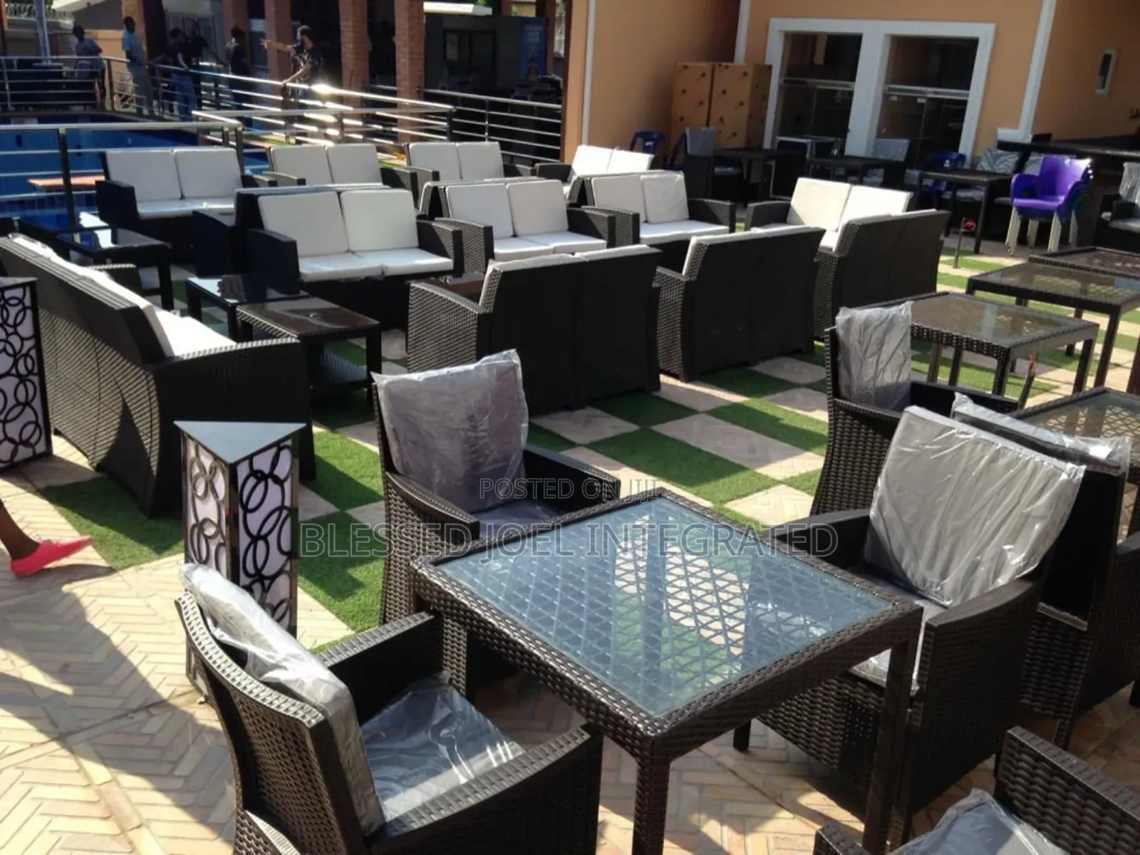 Outdoor Chairs With Seats