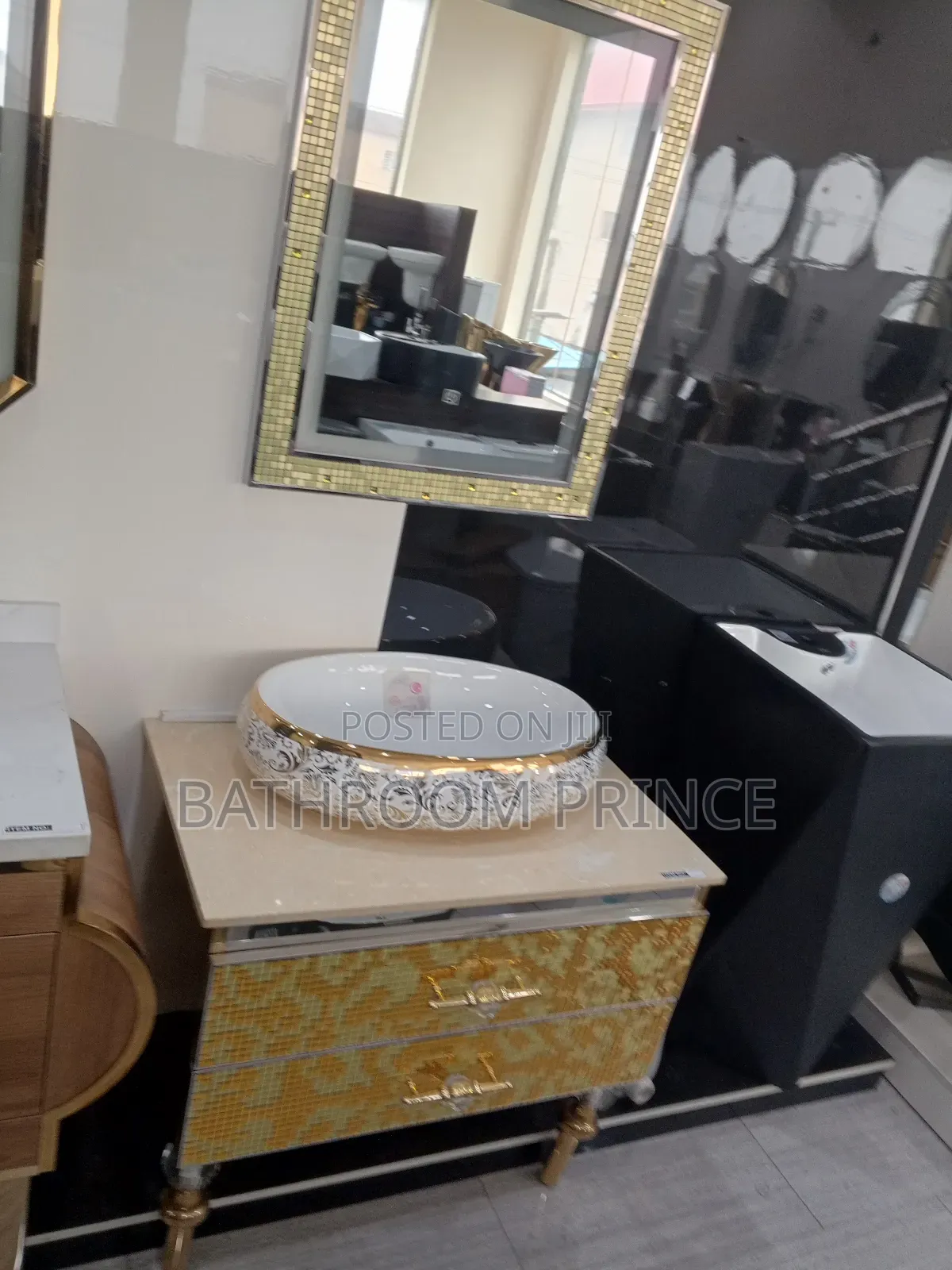 Executive Gold Cabinet Basin With Mirror