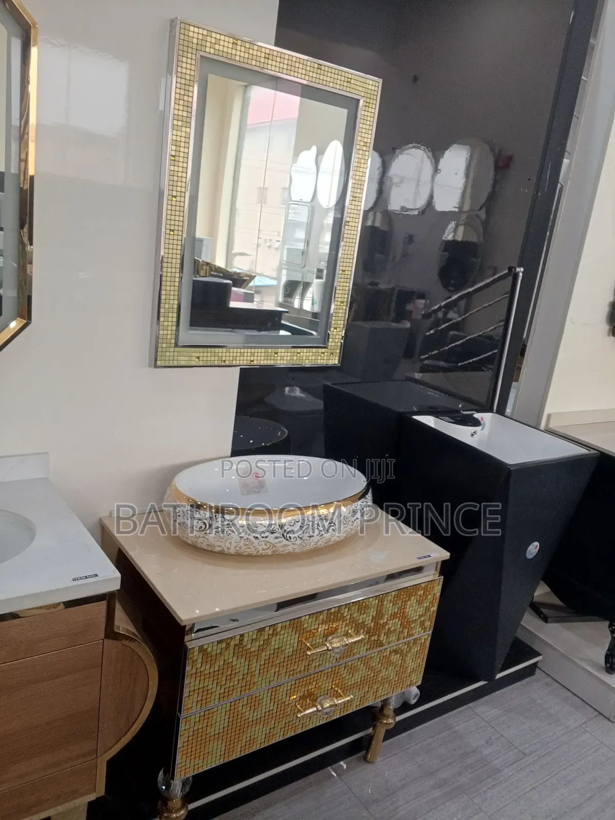 Executive Gold Cabinet Basin With Mirror