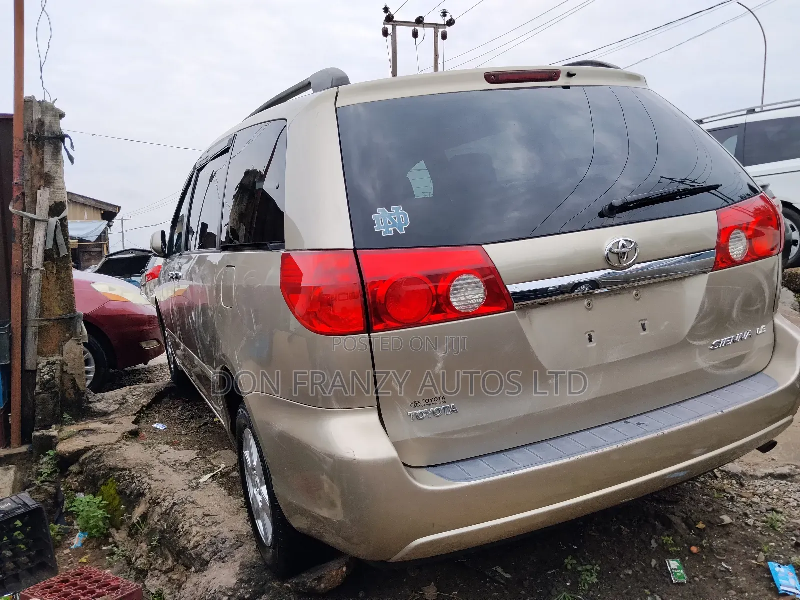 Toyota Sienna LE 7 Passenger 2010 Gold