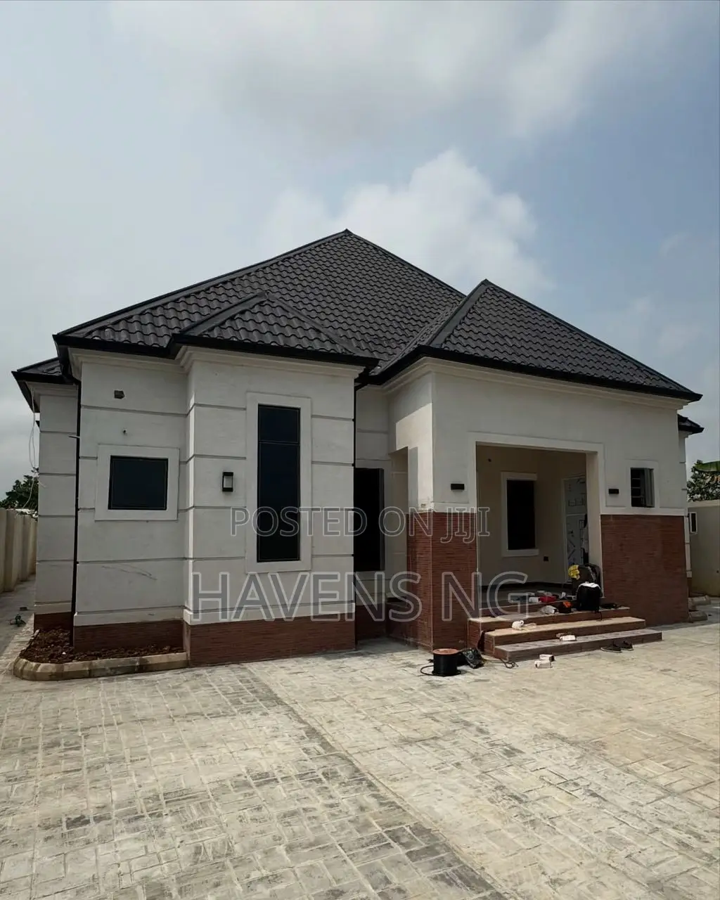 4bdrm Bungalow in Eneka for sale