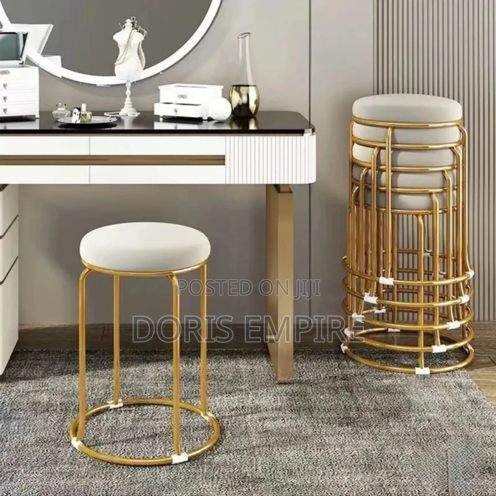 Luxury Gold Round Metal Morden Stackable Dinning Stool Chair.