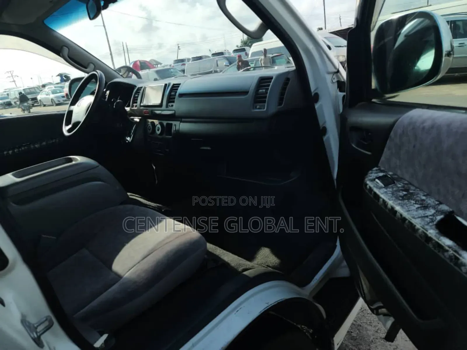 Toyota HiAce 2011 White
