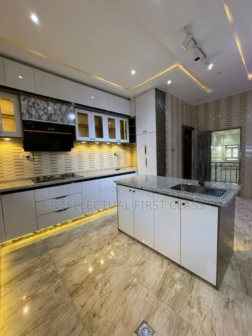 Luxury Kitchen Cabinets