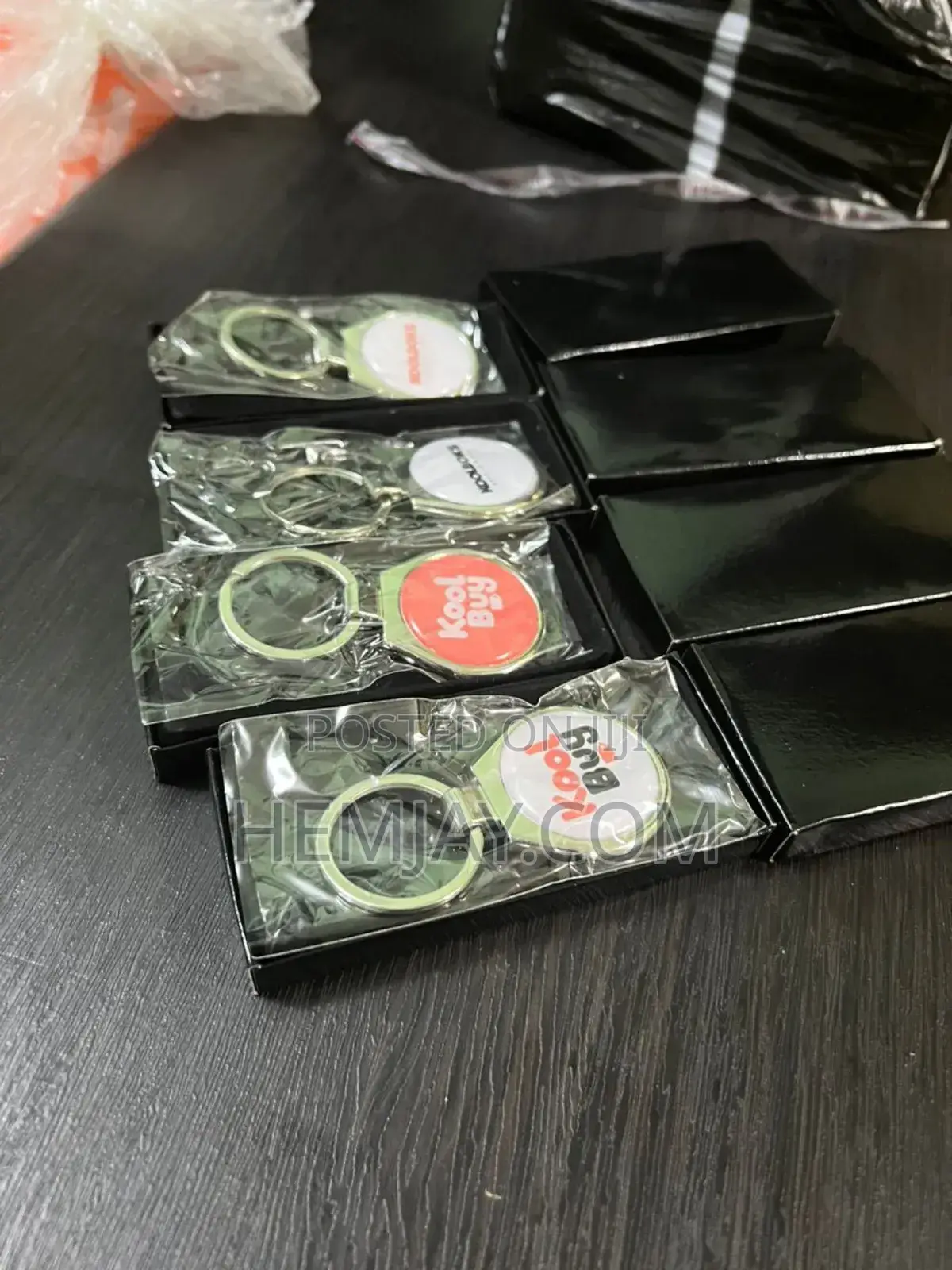 Quality Fashionable Keyholders (12pcs)
