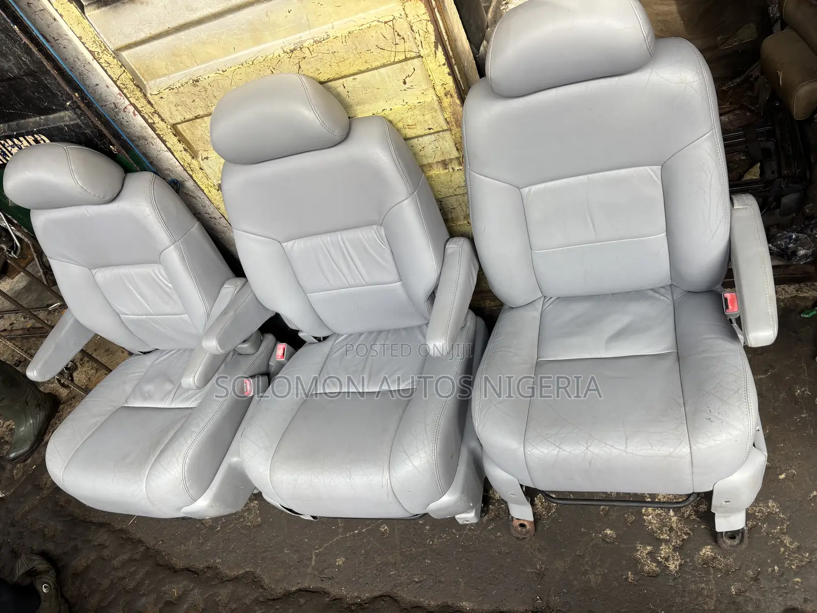 Complete Seat Toyota Sienna 2000 2001 Model