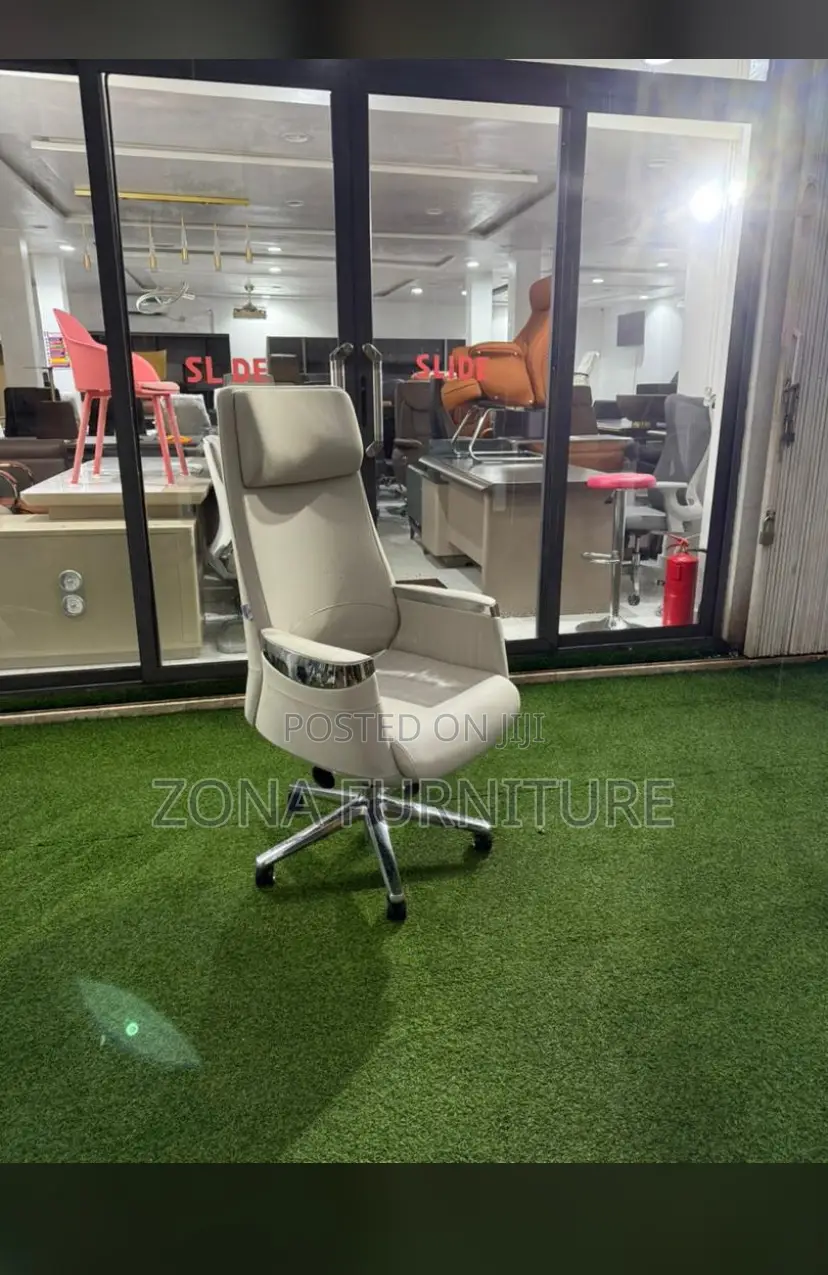 Original Imported New Model Pure Leather Executive Office Swivel Chair