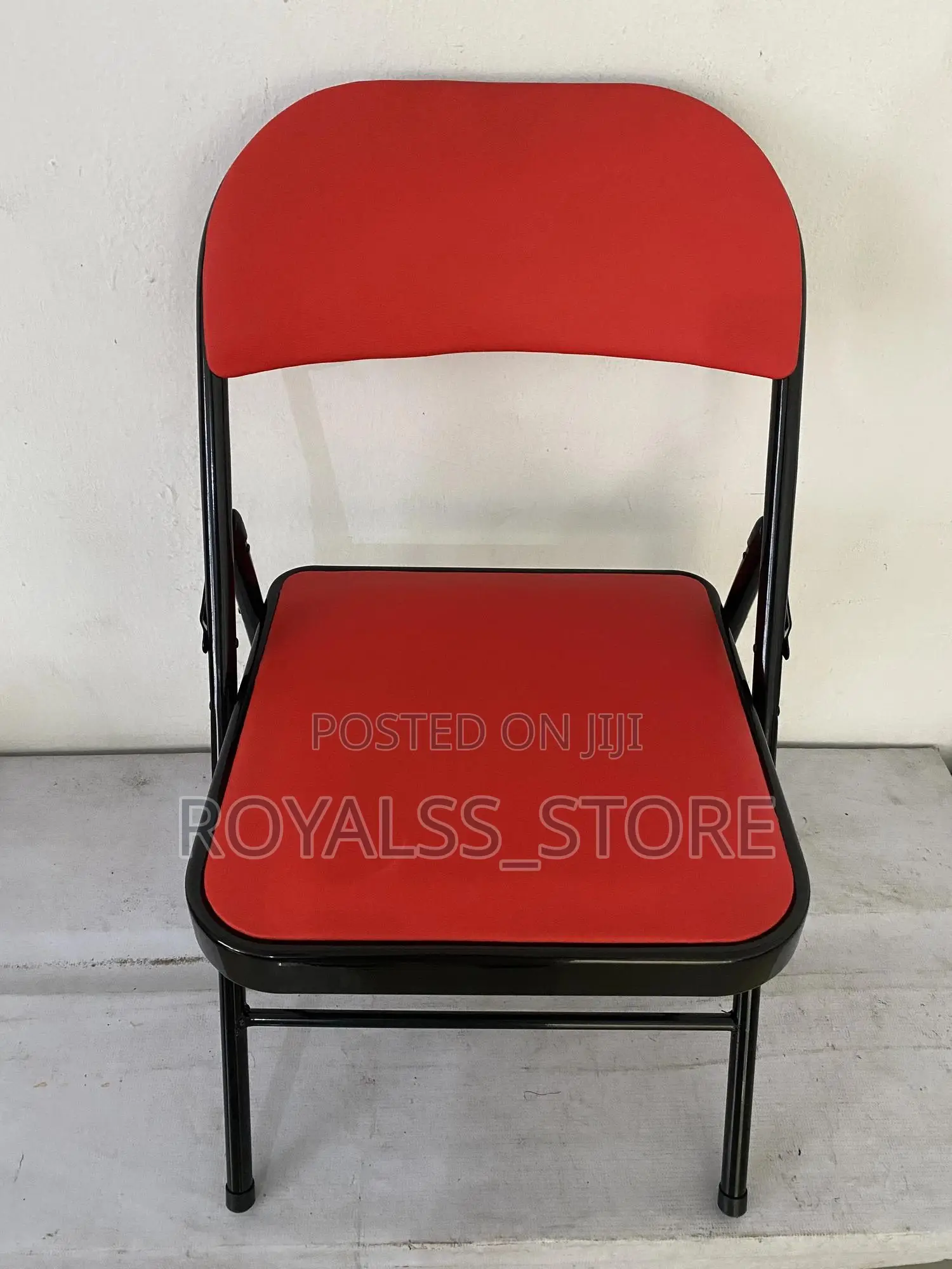 Foldable Metal Chair With Foam Padding