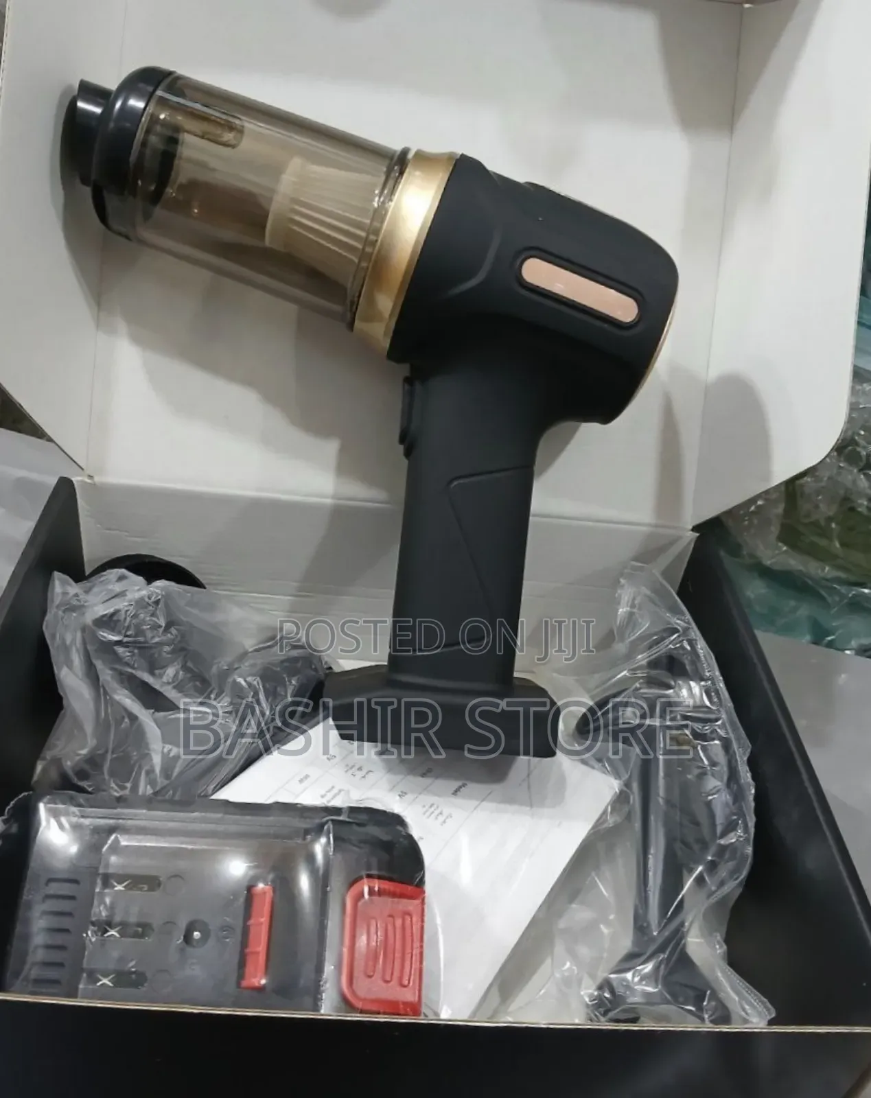 Portable Handheld Car Vacuum Cleaner. Cordless and Rechargeable,