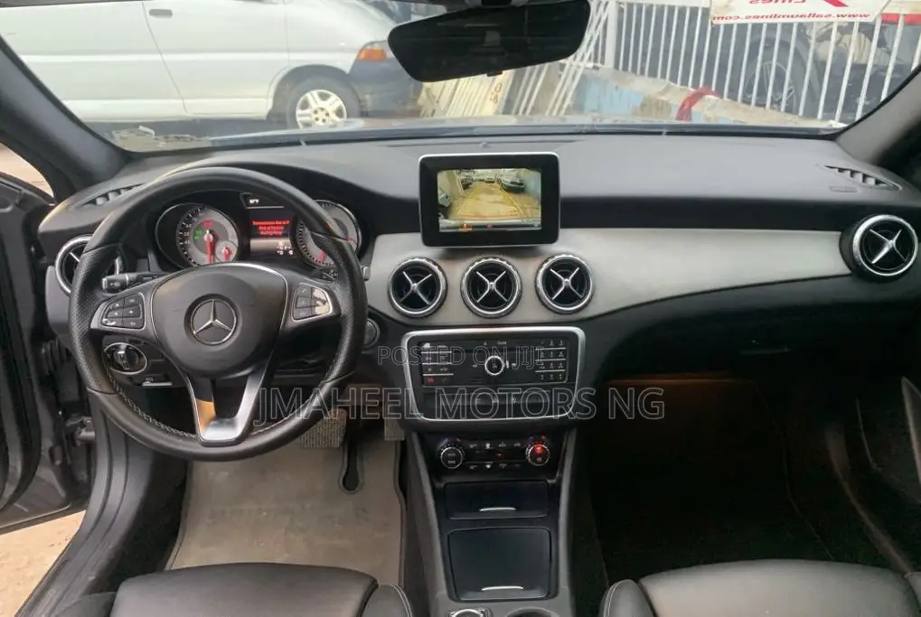 Mercedes-Benz GLA 250 2016 Gray