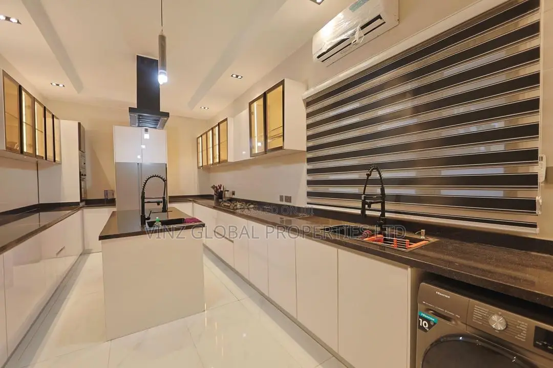 Newly Launched 4/5 Bedroom With Cinema, Snooker, Rooftop, Ps5 and Pool