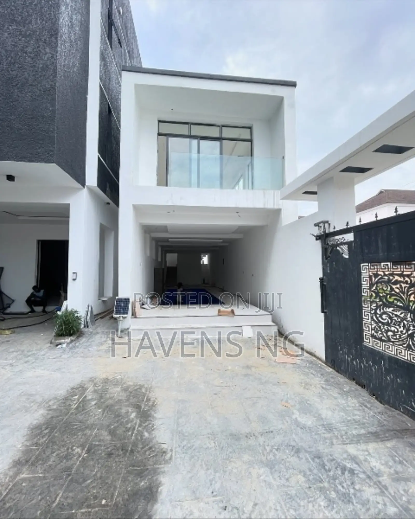5bdrm Duplex in Ikate for sale