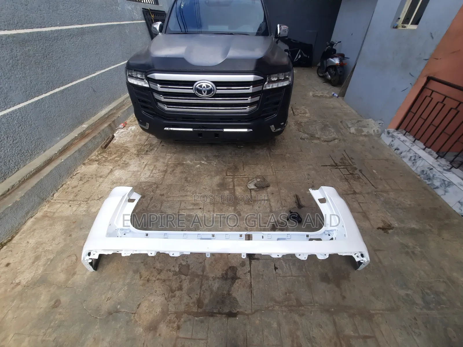 Complete Back Bumper for Toyota Landcriuser 2021 Model Available Now
