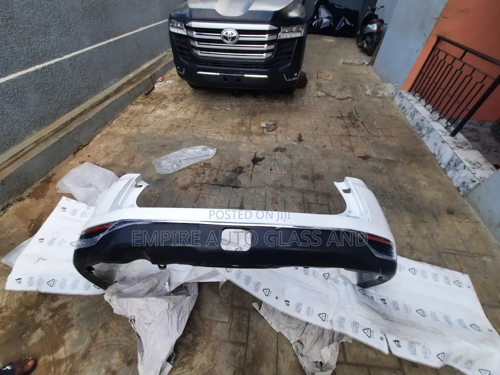 Complete Back Bumper for Toyota Landcriuser 2021 Model Available Now
