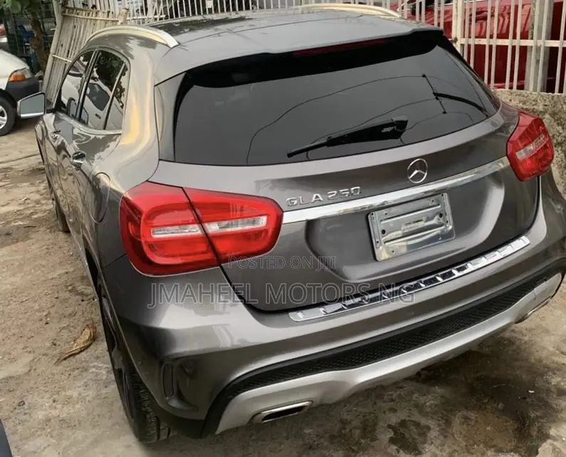 Mercedes-Benz GLA 250 2016 Gray