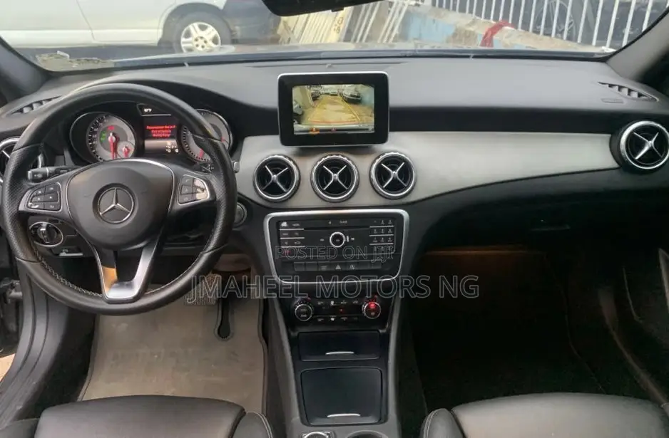 Mercedes-Benz GLA 250 2016 Gray