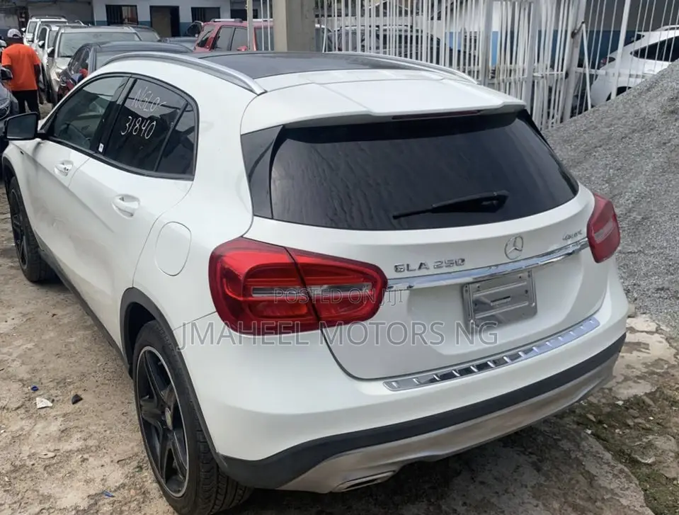 Mercedes-Benz GLA 250 2016 White