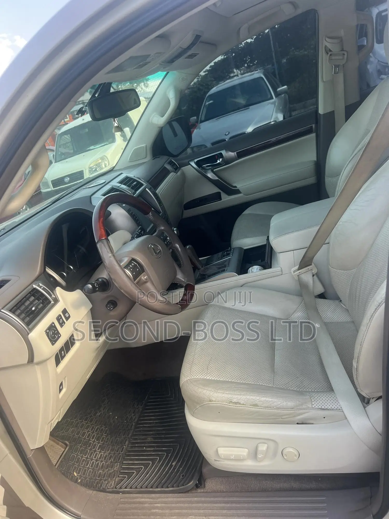 Lexus GX 460 2012 Gold
