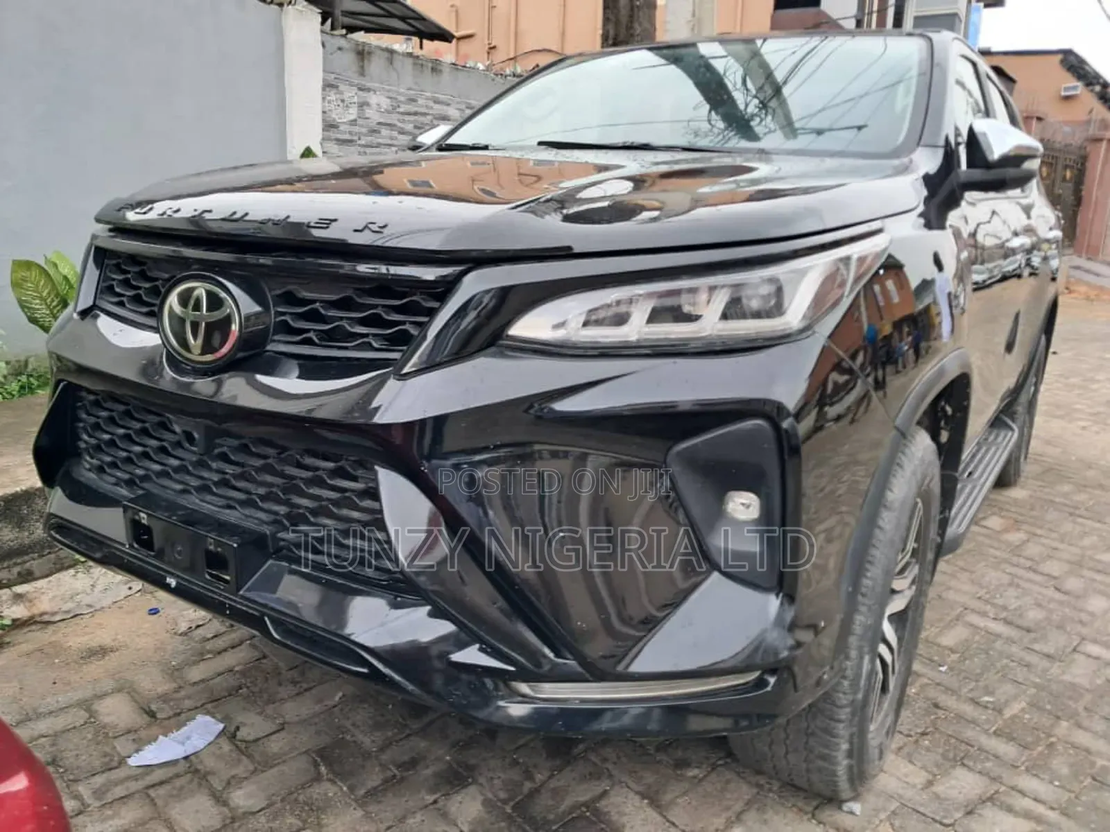Toyota Fortuner 2021 Black