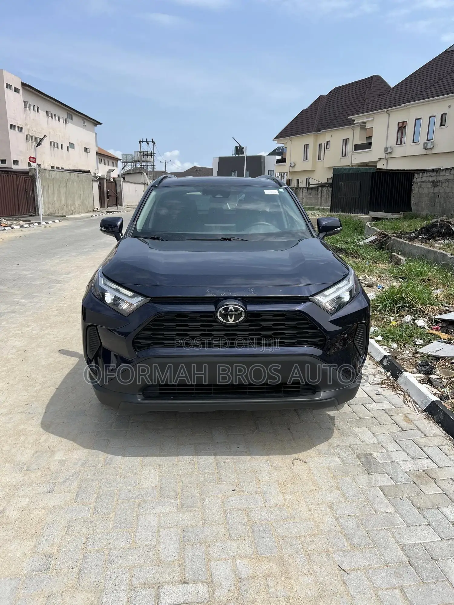 Toyota RAV4 XLE Premium AWD 2024 Black