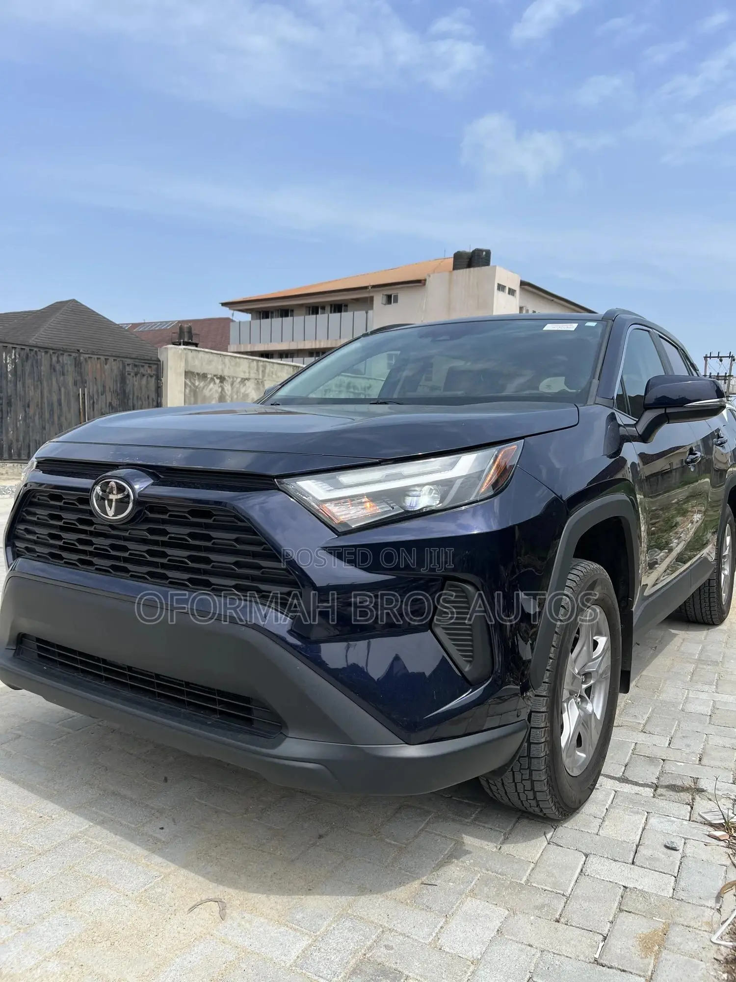 Toyota RAV4 XLE Premium AWD 2024 Black
