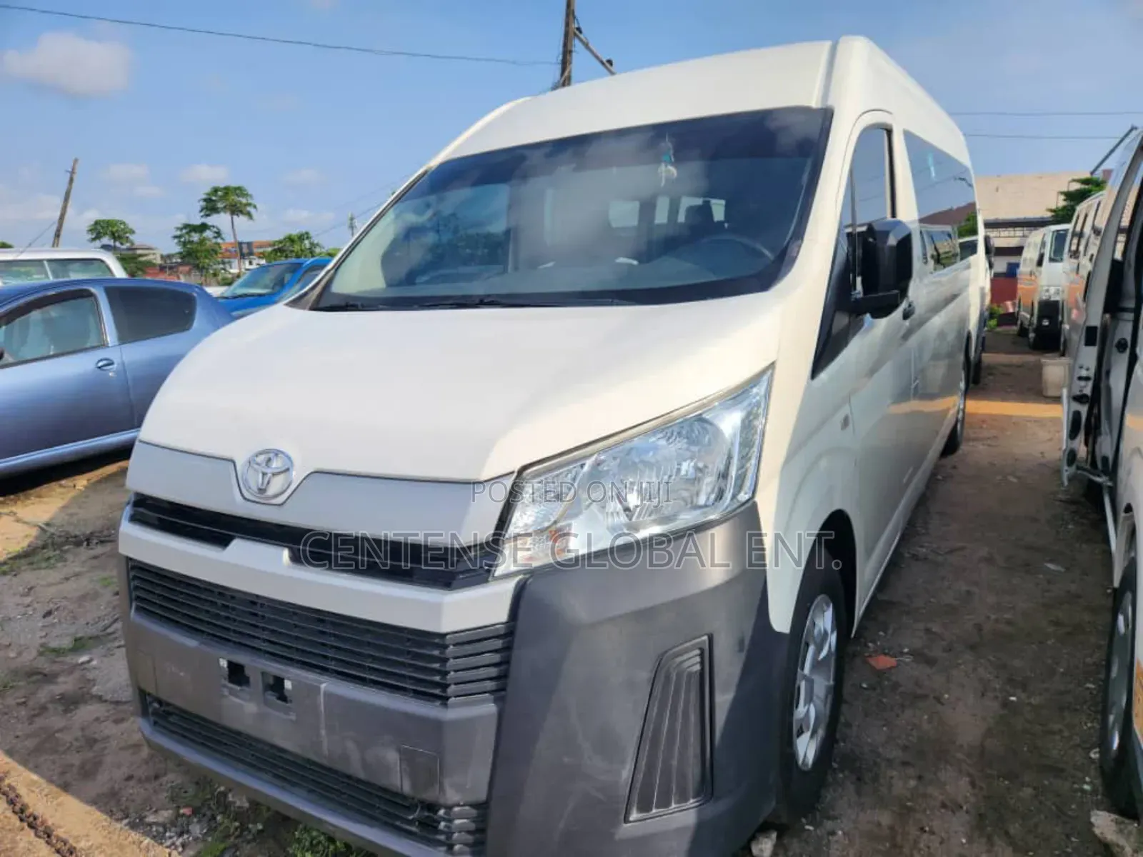 Toyota HiAce 2022 White