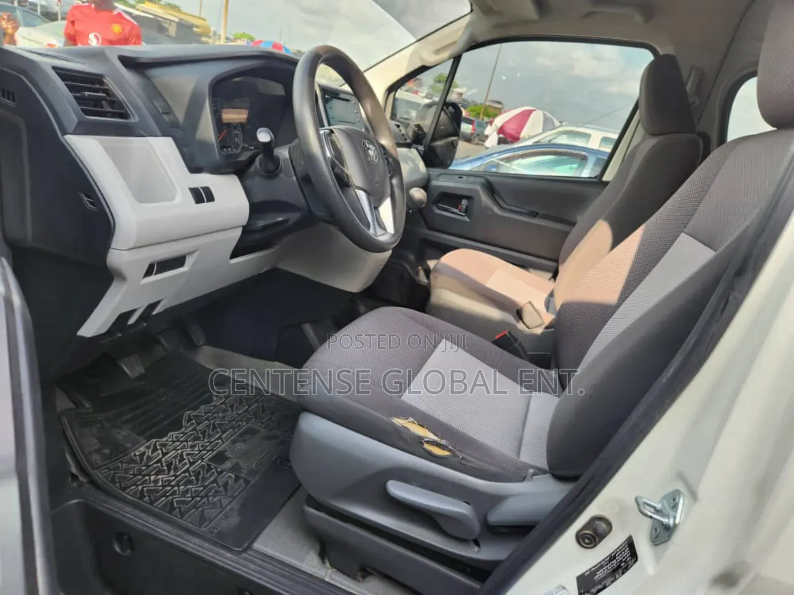 Toyota HiAce 2022 White