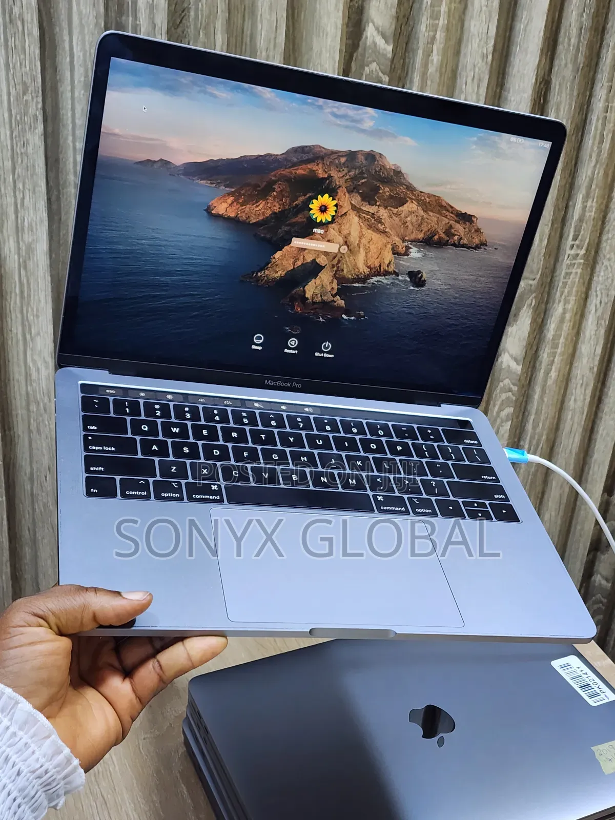 Laptop Apple MacBook Pro 2019 16GB Intel Core i7 SSD 256GB