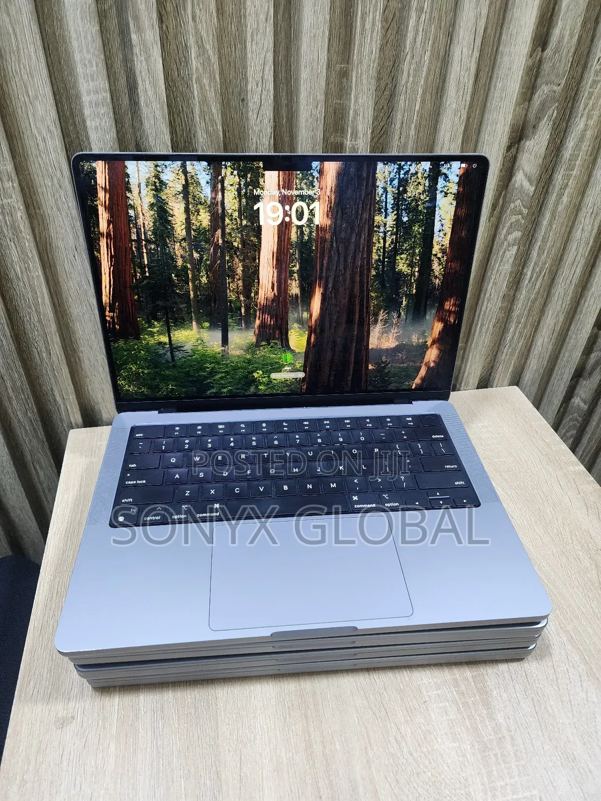 Laptop Apple MacBook Pro 2021 M1 32GB Apple M1 Pro SSD 512GB
