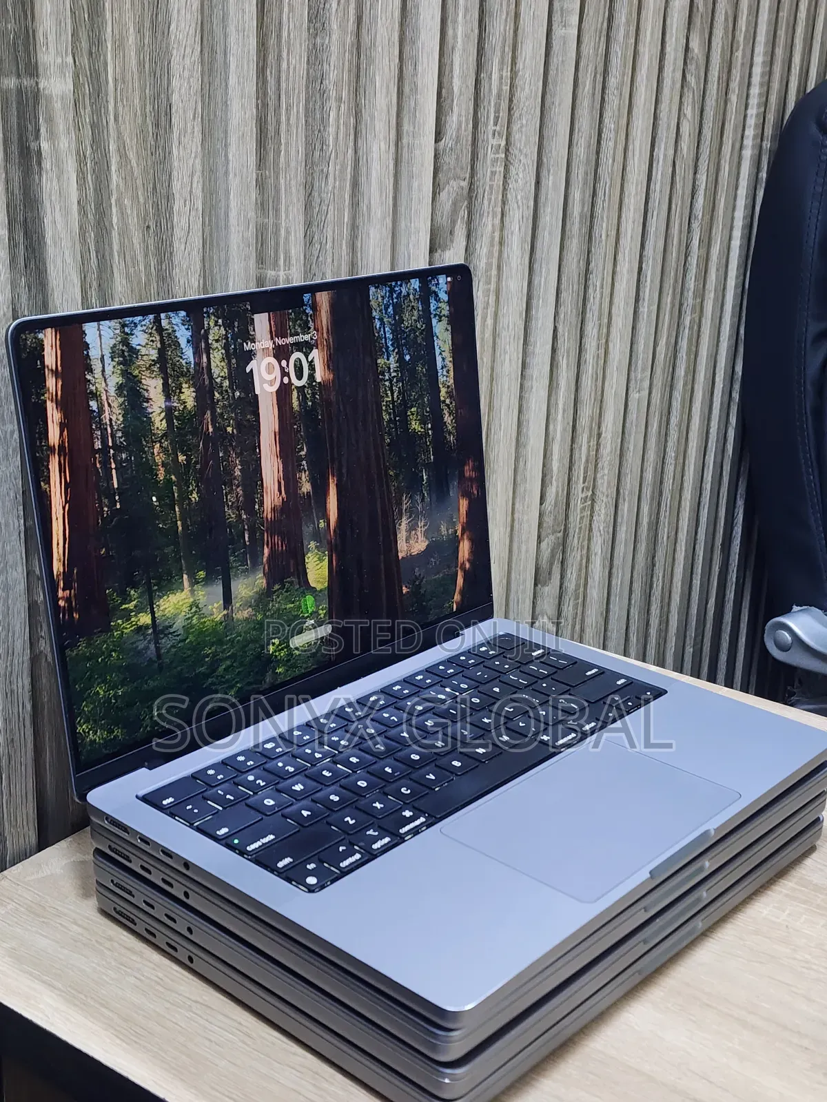 Laptop Apple MacBook Pro 2021 M1 32GB Apple M1 Pro SSD 512GB