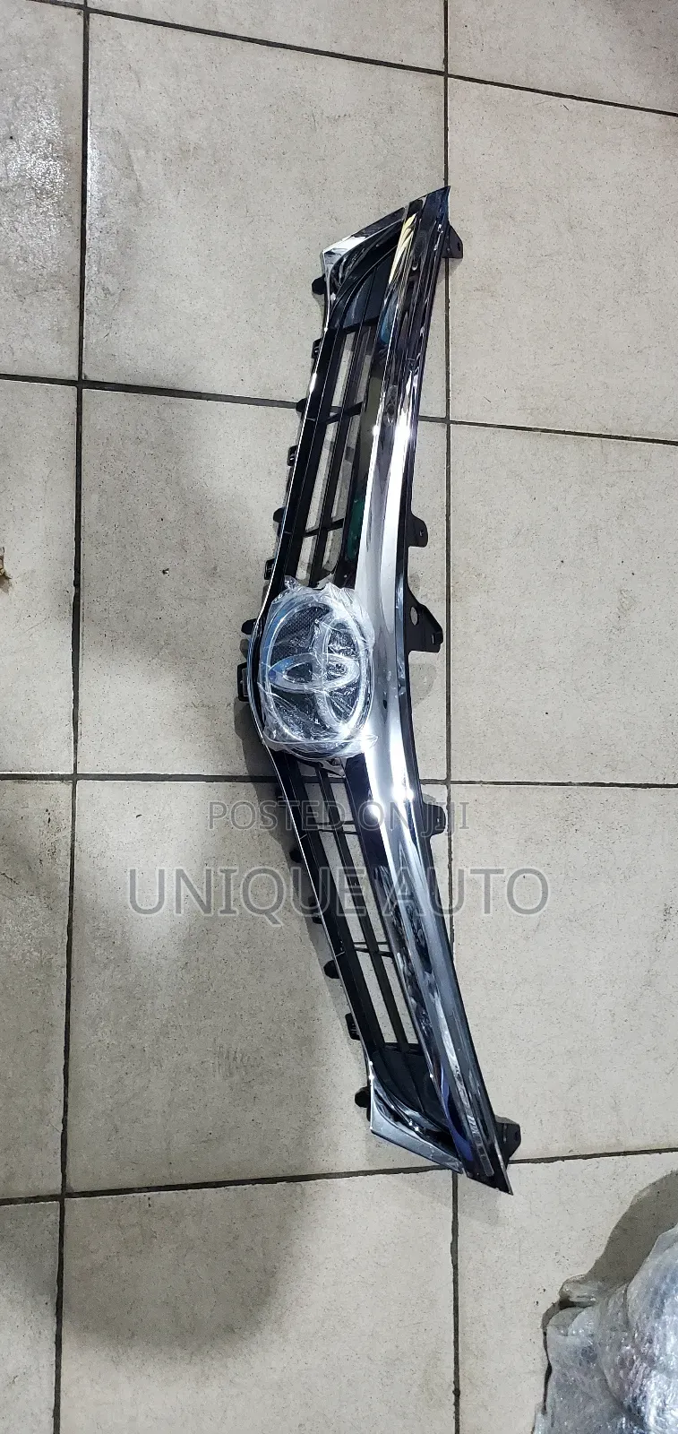 Front Grille 2013 Toyota Avalon