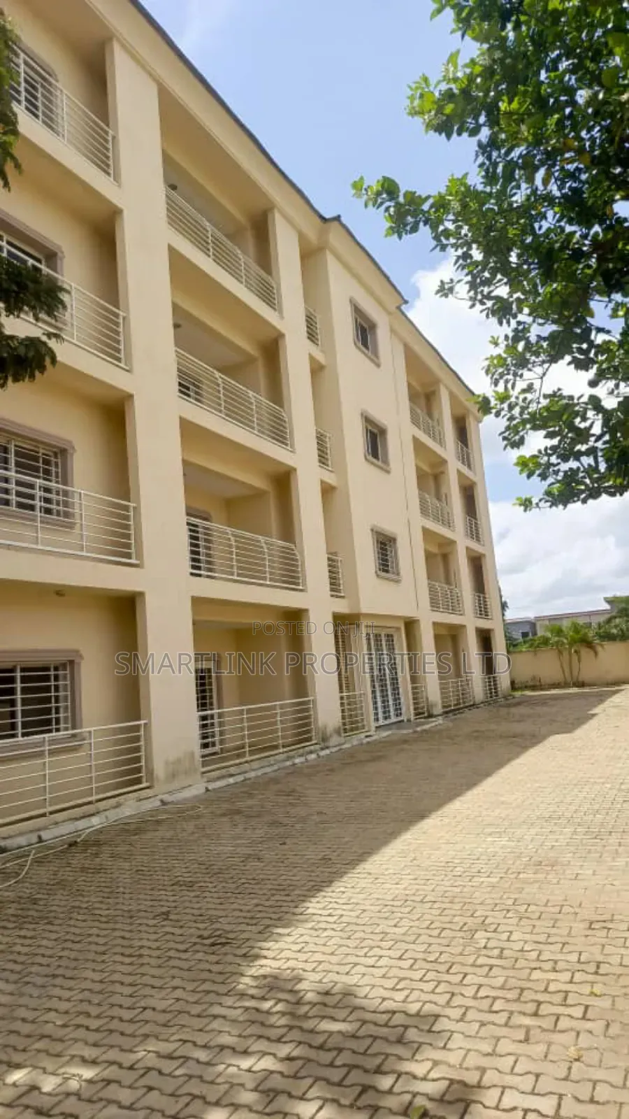 2bdrm Block of Flats in Kaura for sale