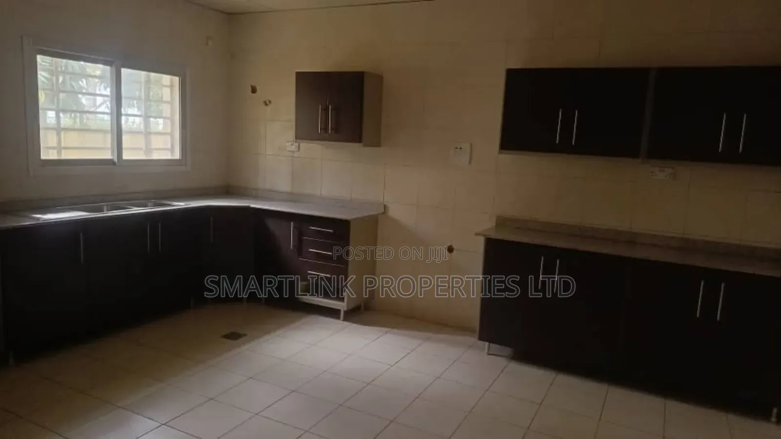 2bdrm Block of Flats in Kaura for sale