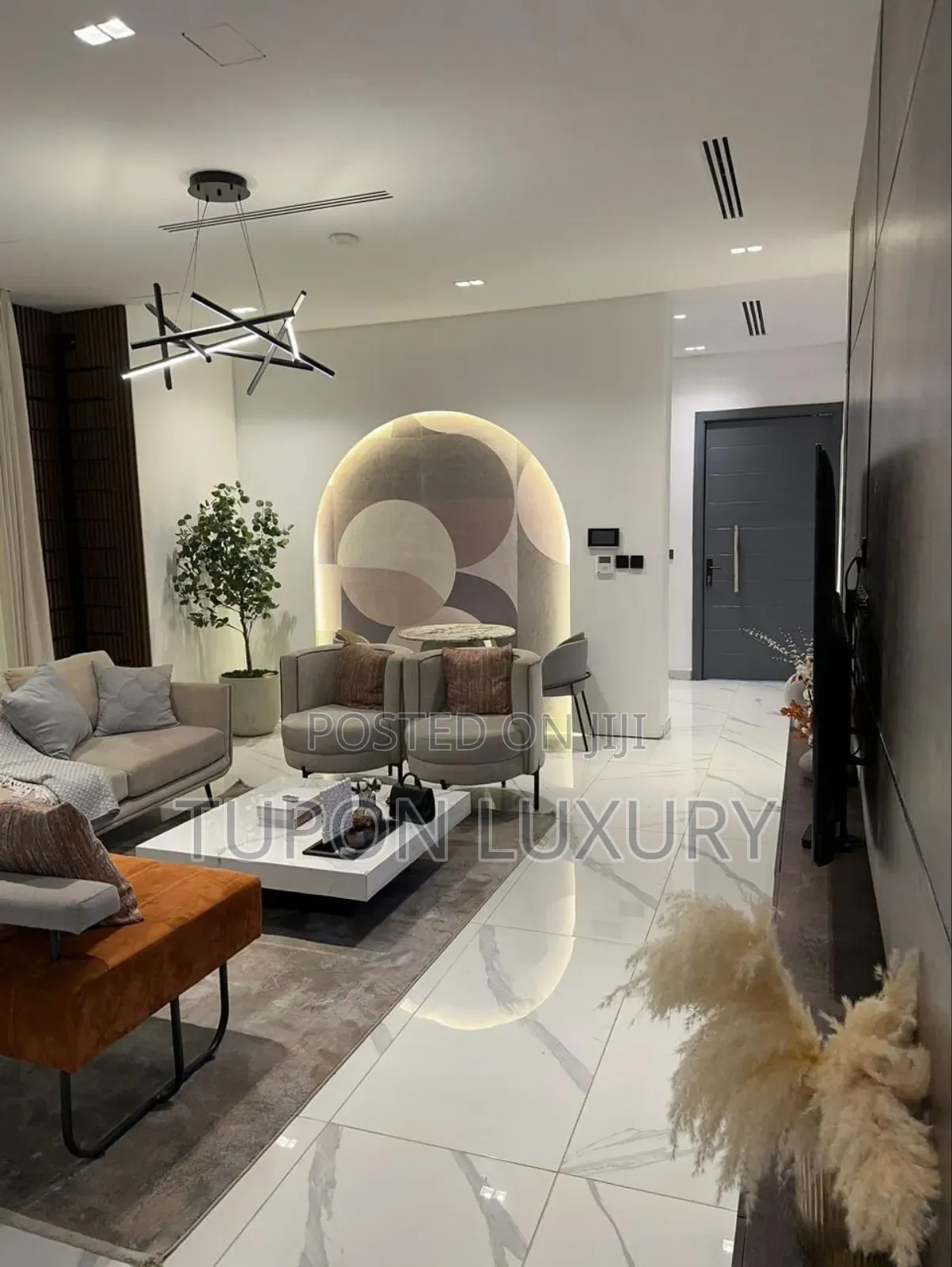 Luxury and Spacious 3 Bedroom Penthouse With Balconies, Pool and Gym