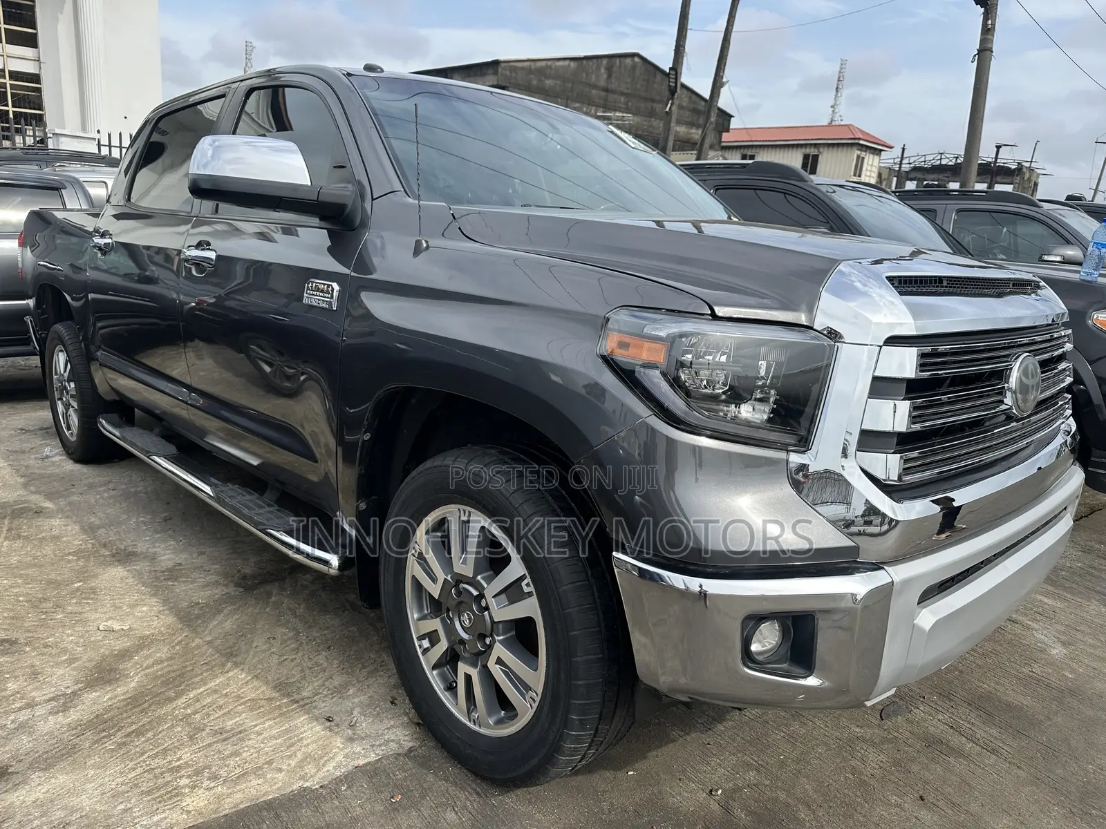 Toyota Tundra 1794 5.7L V8 w/FFV 4x4 CrewMax 5.6 ft. box 145.7 in. WB