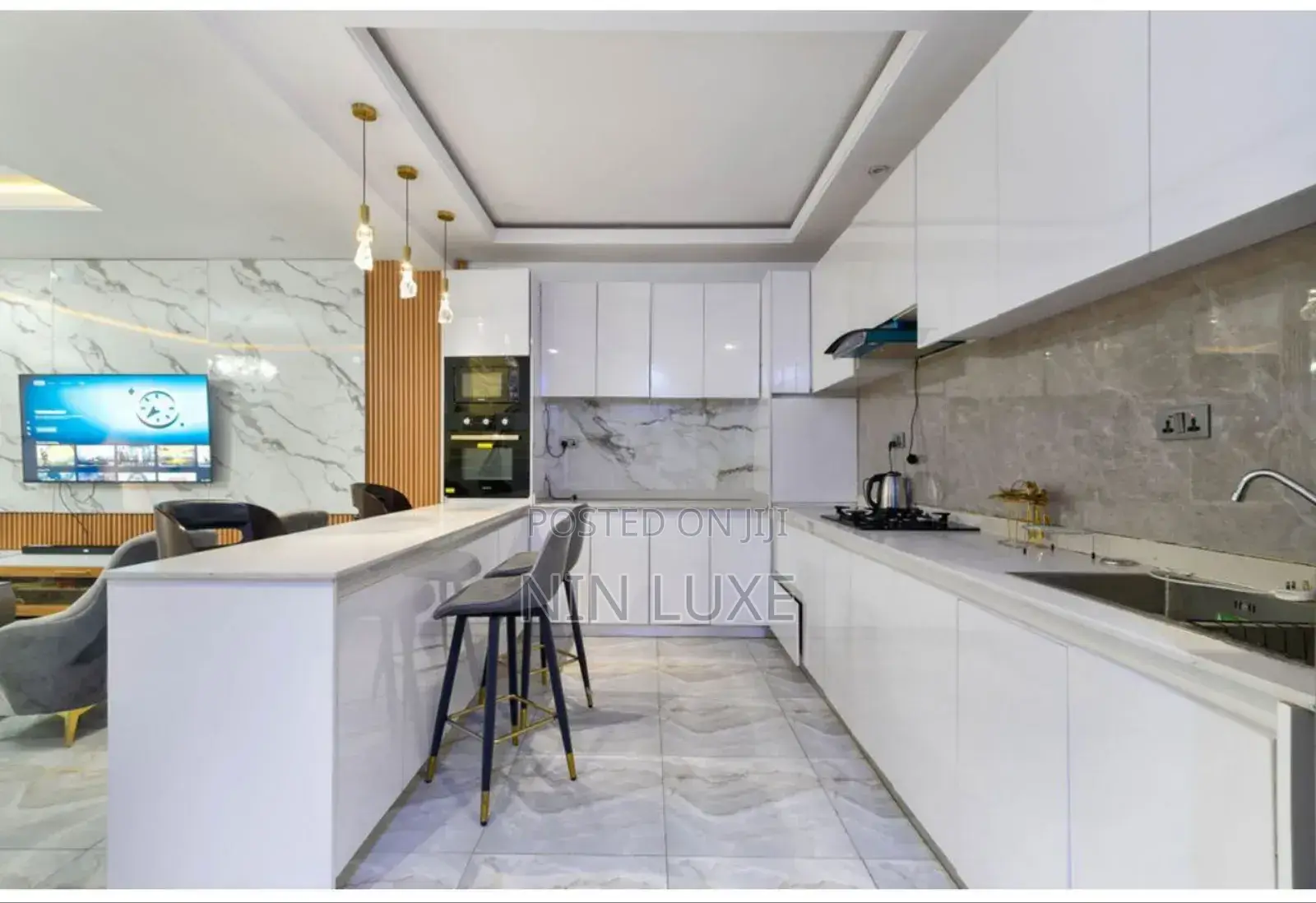3 Bedroom Luxerious Serviced Apartment
