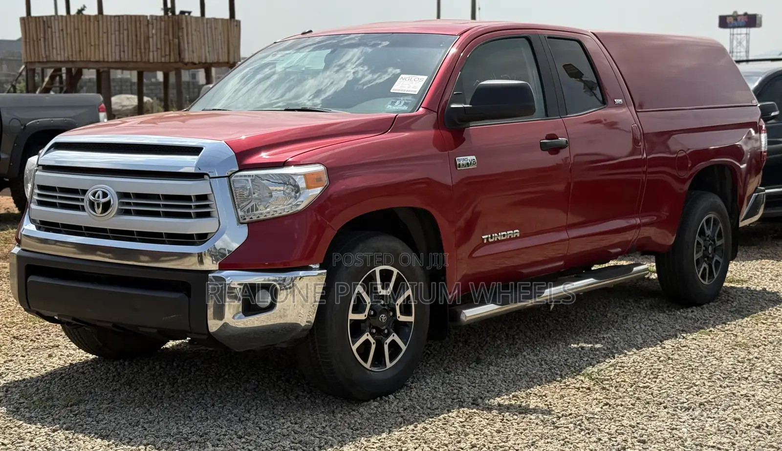 Toyota Tundra SR5 FFV 4dr Double Cab 4WD SB (5.7L 8cyl 6A) 2014 Red